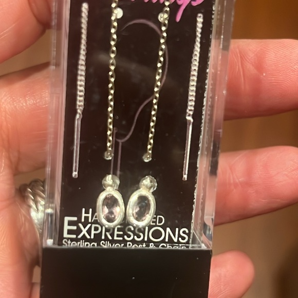 Sterling Silver 925 EarStrings
Threading Earrings with Dangling Amethysts - Picture 3 of 7